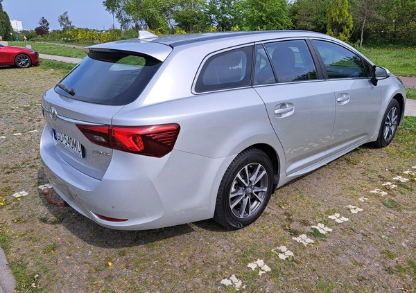 Toyota Avensis cena 57000 przebieg: 141700, rok produkcji 2015 z Gdańsk małe 631